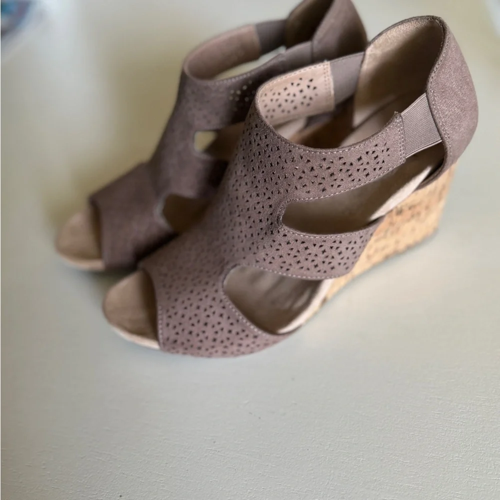 Life Stride Tan Perforated Wedge Sandals